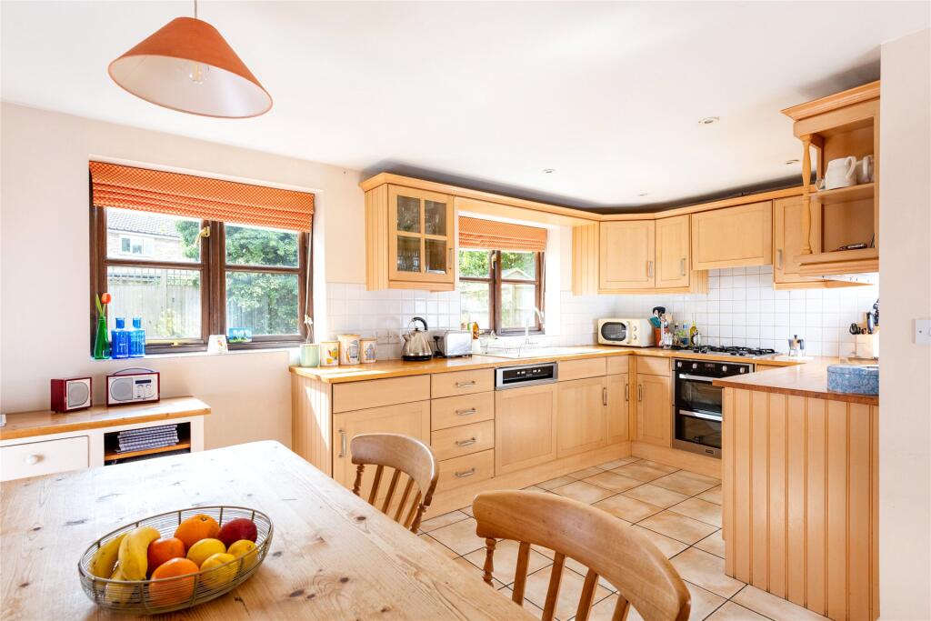 Lowndes Way, Winslow, Buckingham, Buckinghamshire, MK18 photo 3