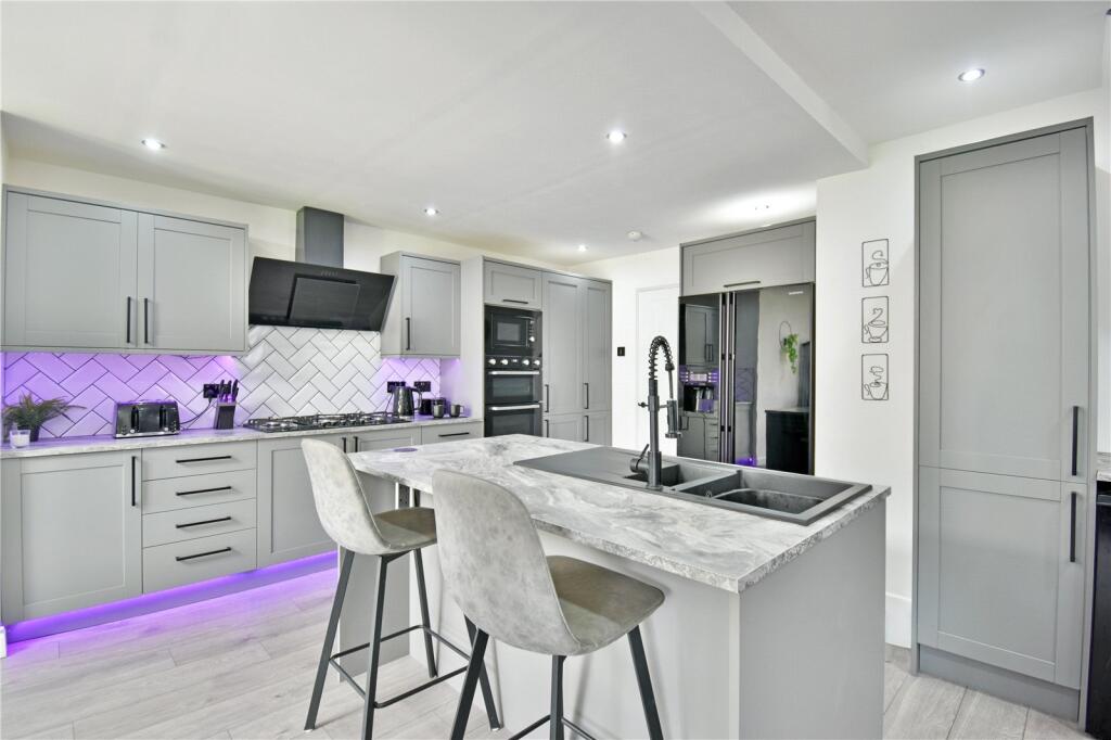 Fairview Road, Denton, Tameside, M34 photo 2
