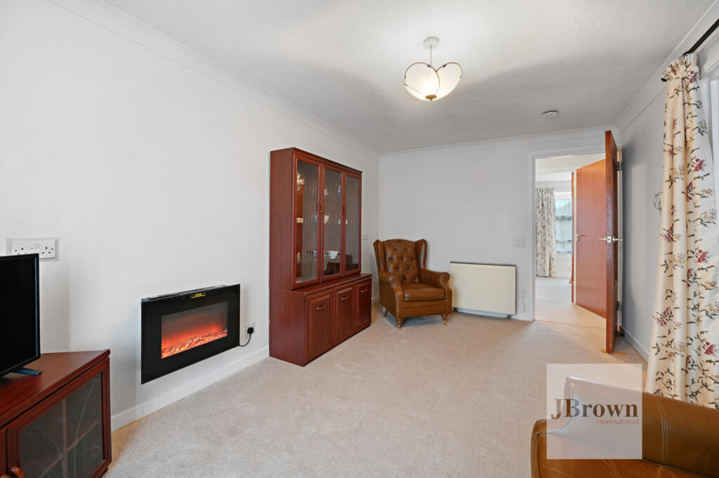 Apartment in Romford - View 4