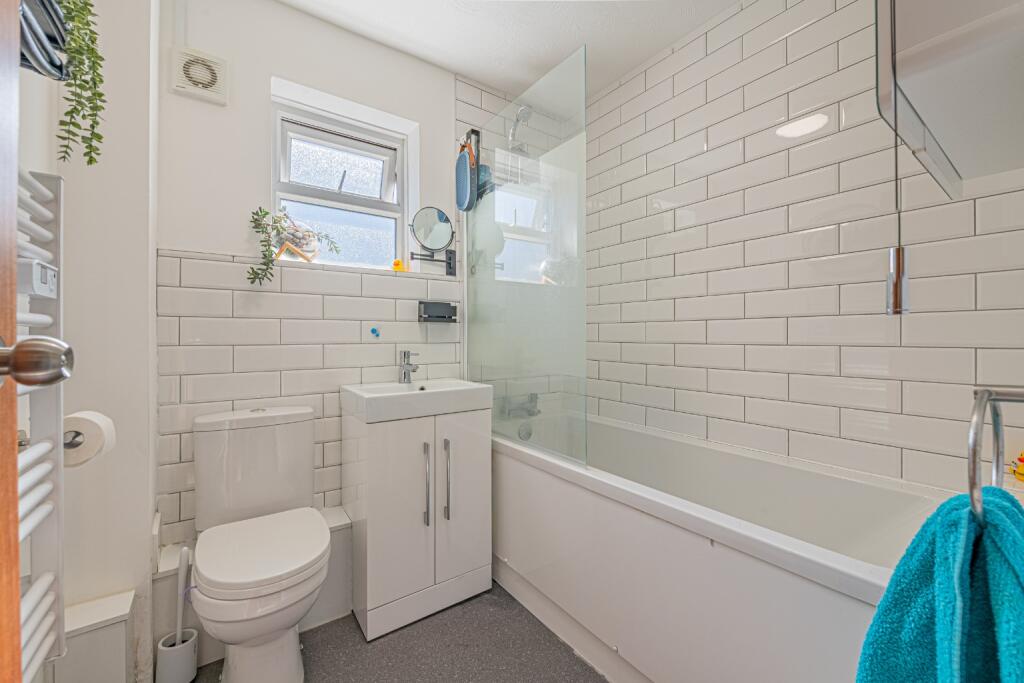 Apartment in St Neots, Eaton Ford - View 6