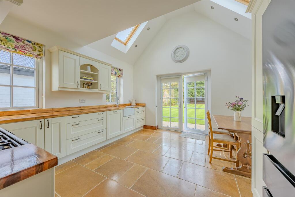 House in East Suffolk, Oulton Broad - View 5