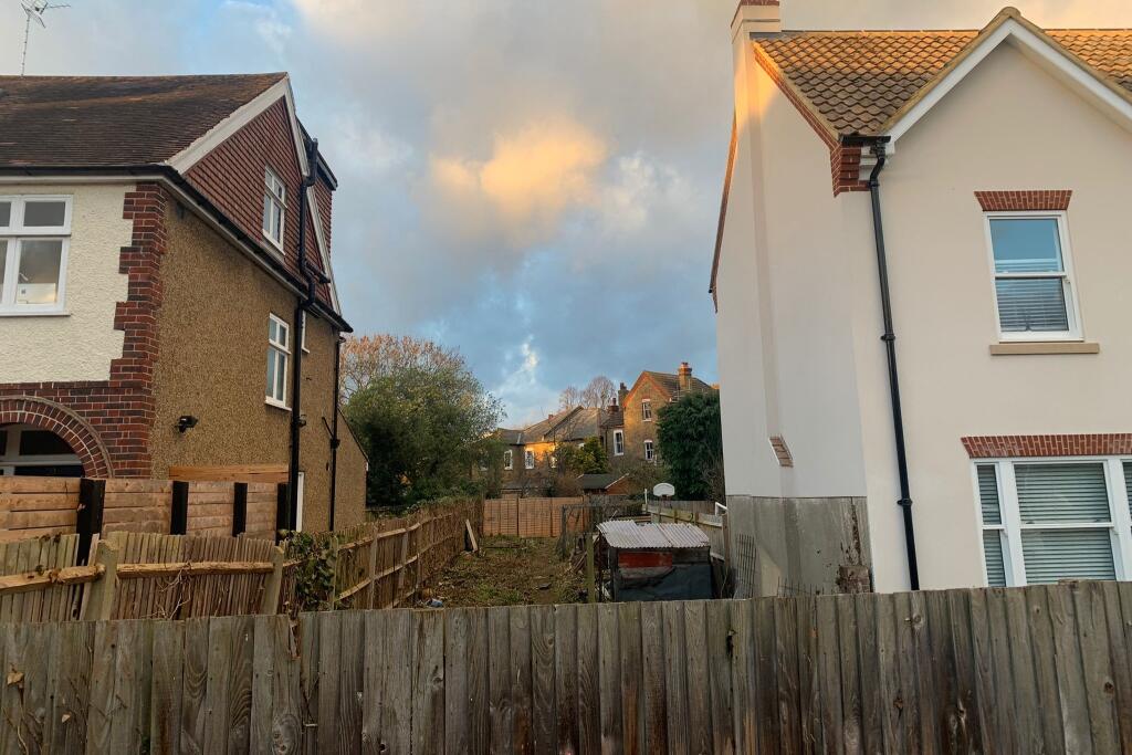 Land Between 18-20 Vicarage Road, Hampton Wick, London KT1 4ED