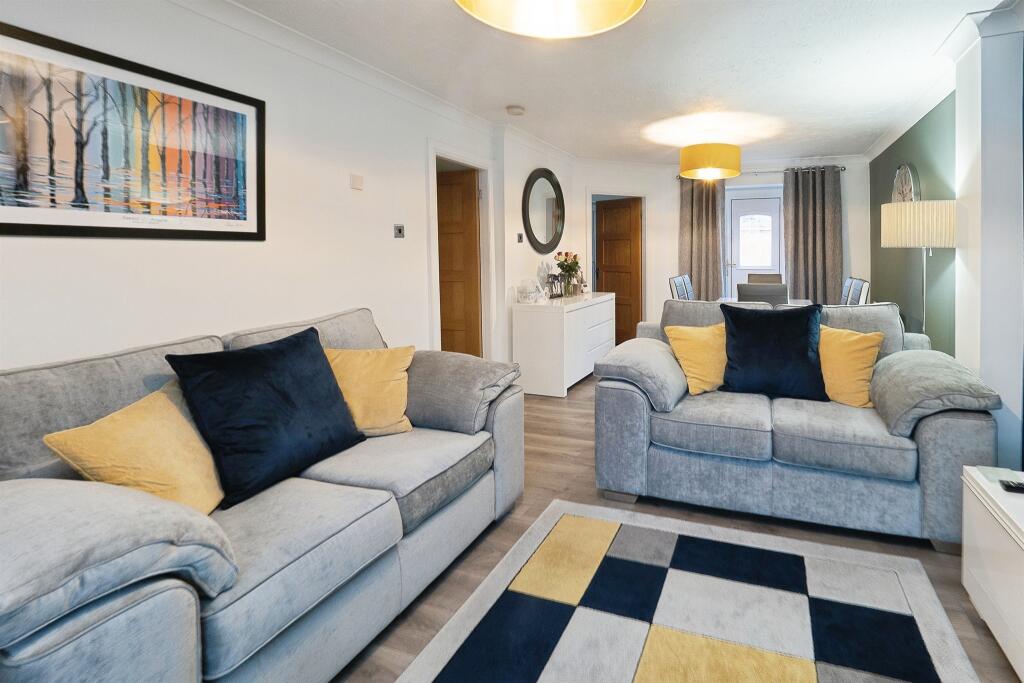 Foxglove Close, Kingswood, Hull photo 4