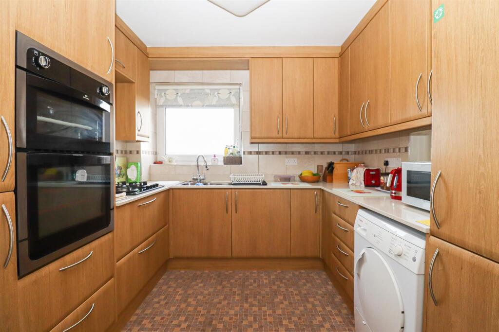 Apartment in Tonbridge - View 4