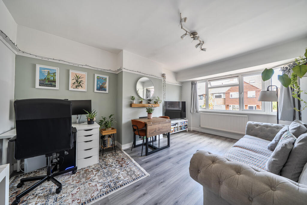Apartment in Sutton - View 2