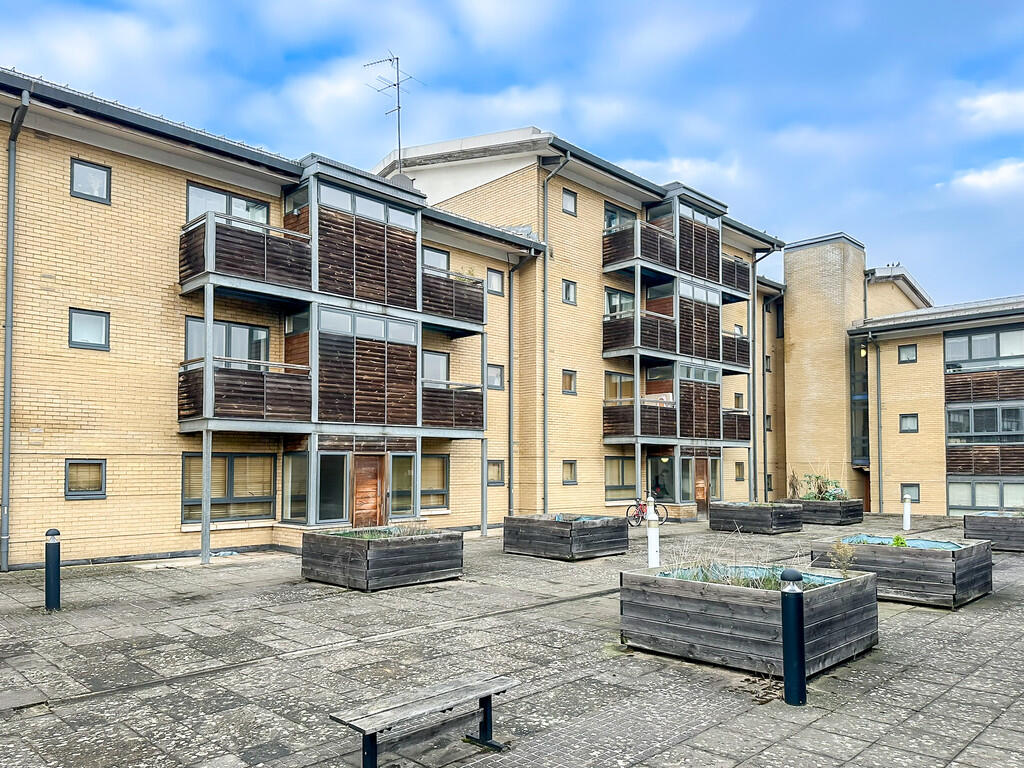 Apartment in Cambridge - View 3