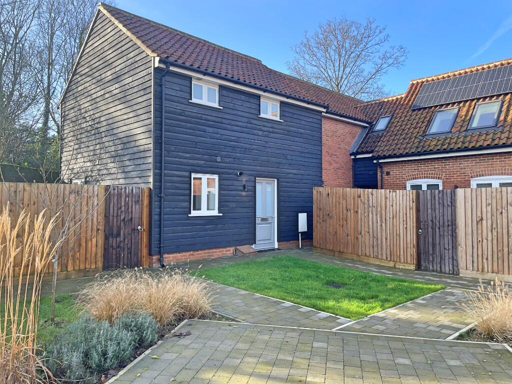 1-bed terraced on Spread Eagle Mews, WITHAM, £265,000