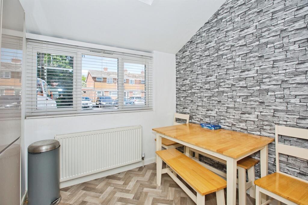 Sandringham Road, Yeovil photo 3