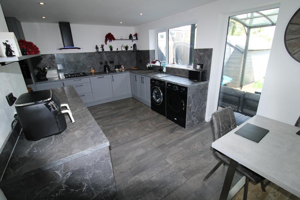 Celina Close, Bletchley, Milton Keynes, Buckinghamshire, MK2 3LS - View 3