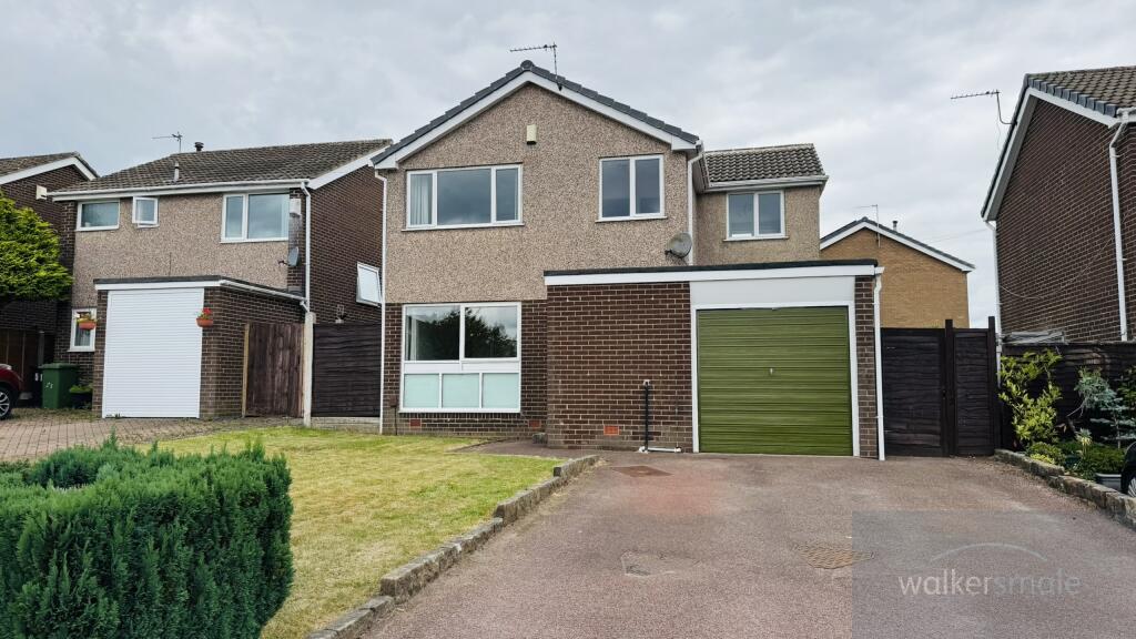 4-bed detached on Holt Park Road, Holt Park, Adel, £349,950