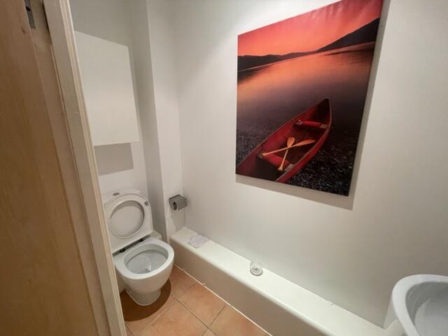 Apartment in Northampton, West Northamptonshire - View 5