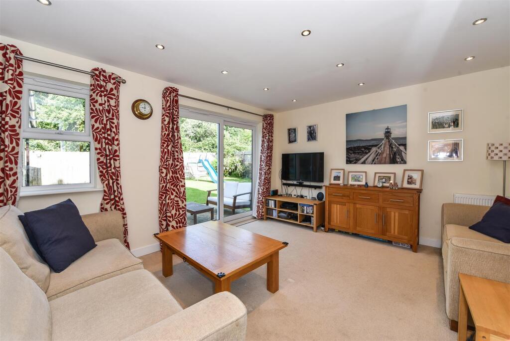 House in Chichester, Fishbourne - More