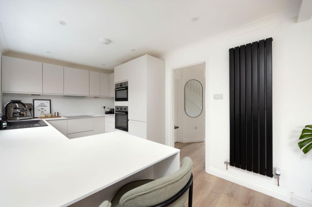 House in Wiltshire, Trowbridge - More