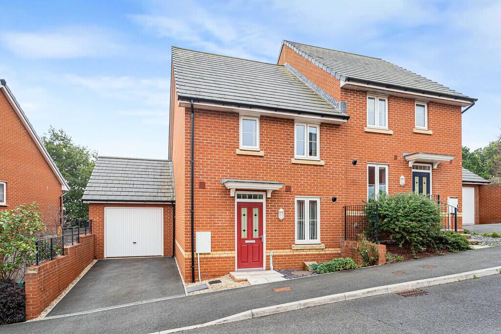 Main image of property: Clover Drive, Dawlish, EX7 0FJ