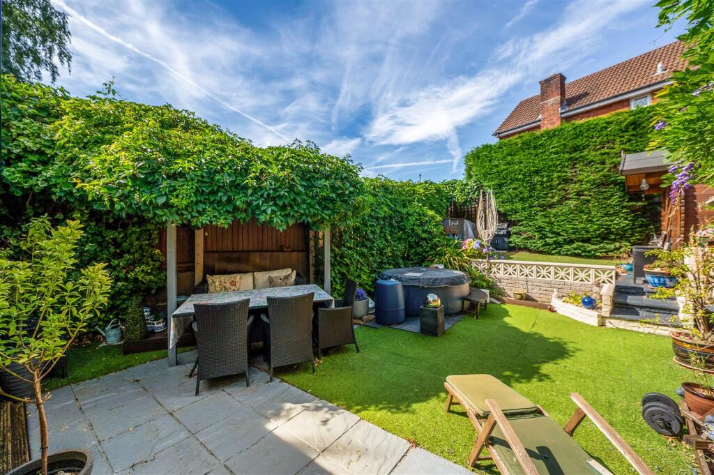 House in Havant, Waterlooville - View 2