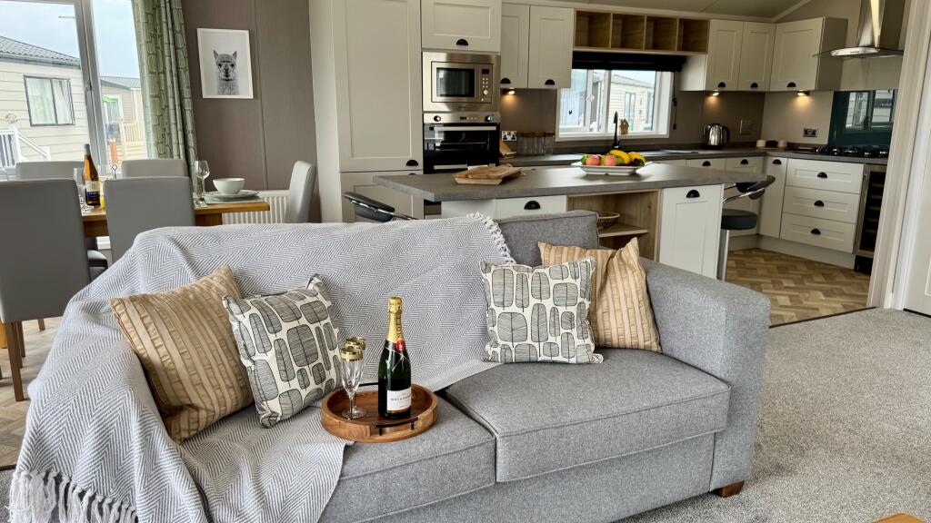 House in Tonbridge - View 3