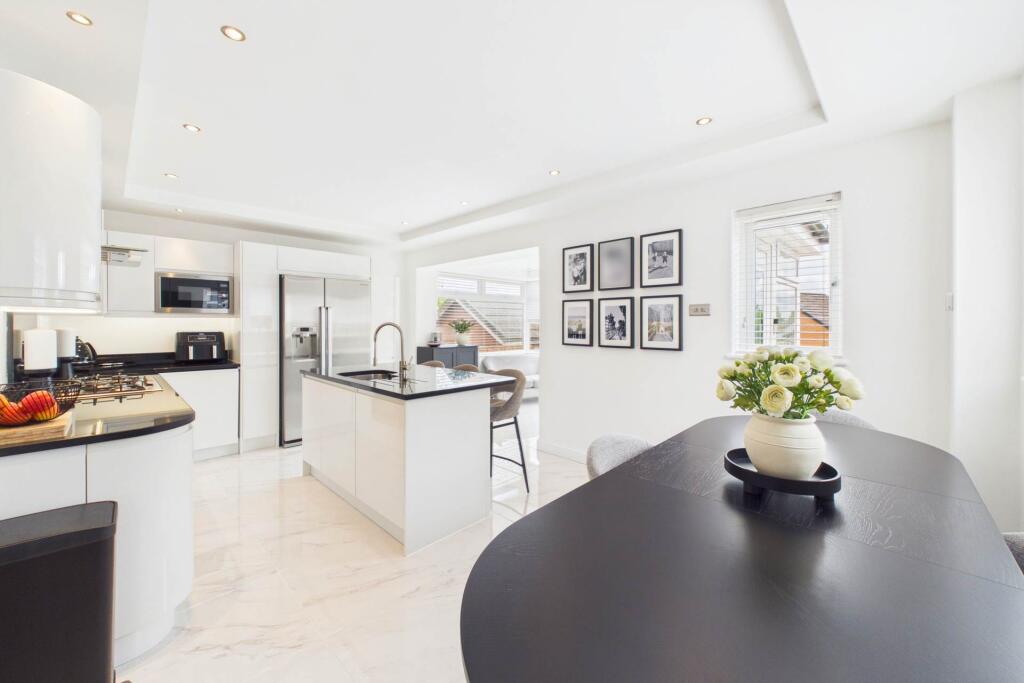 Rederech Crescent, Hamilton - View 3