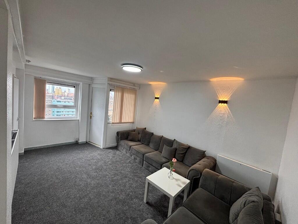 Main image of property: Lindsey Mount, Leeds, West Yorkshire, LS9