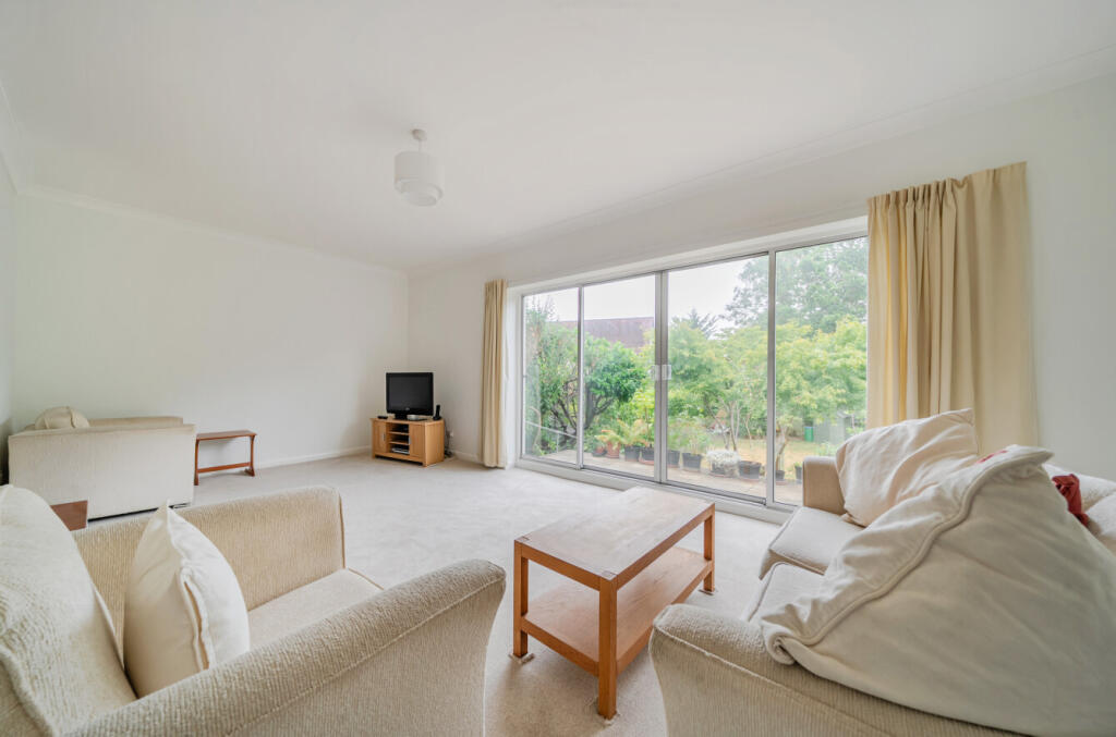 House in London, Perry Hall, Crofton - View 2