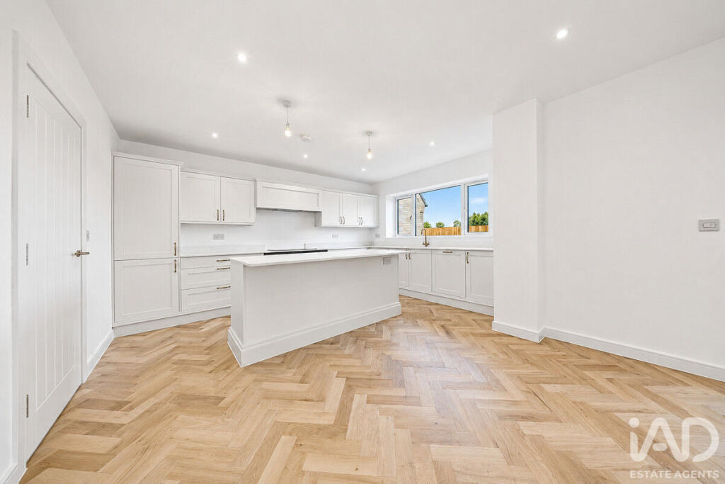 House in Peterborough - View 5