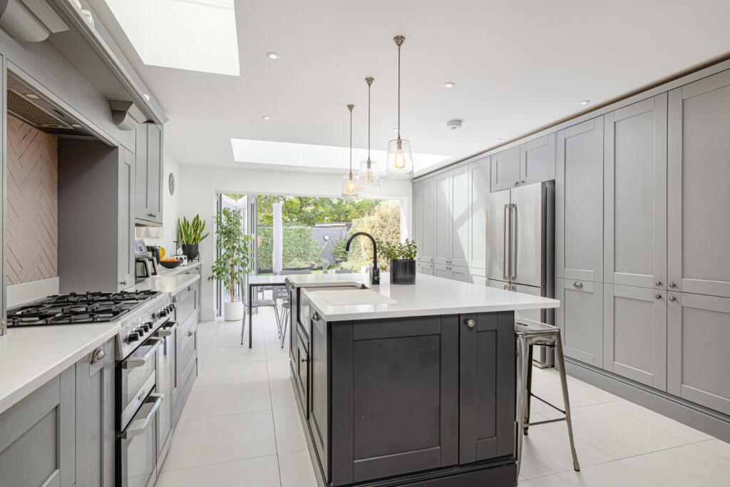 House in Bishop's Stortford, Hockerill - View 3