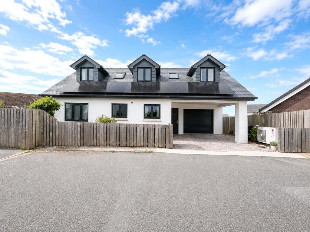 Main image of property: Rea Barn Close, Brixham, Devon