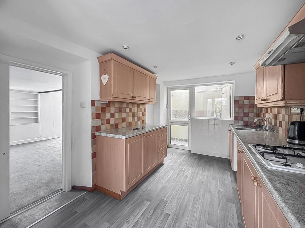 House in Gloucester - View 3