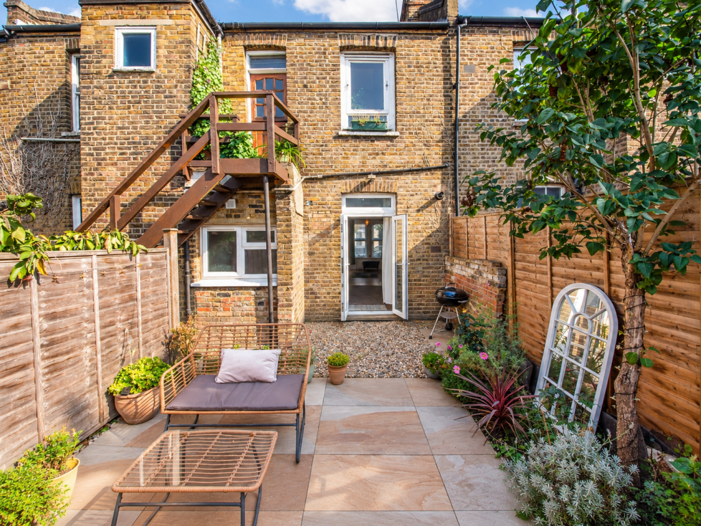Apartment in London - View 3