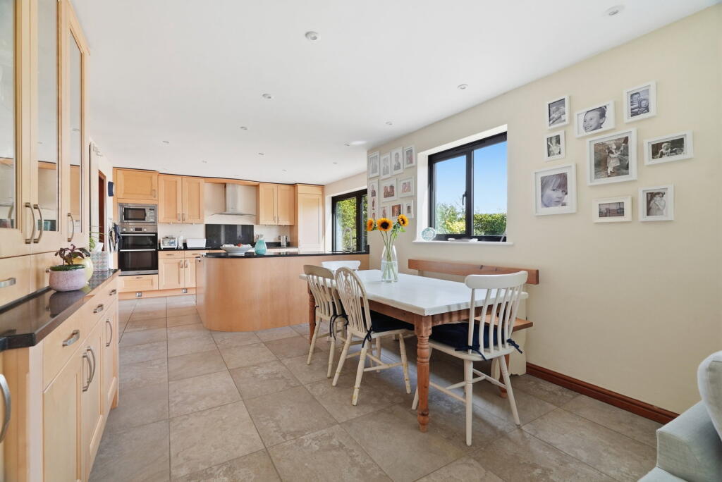 House in Uttlesford, Crawley End, Chrishall - View 2