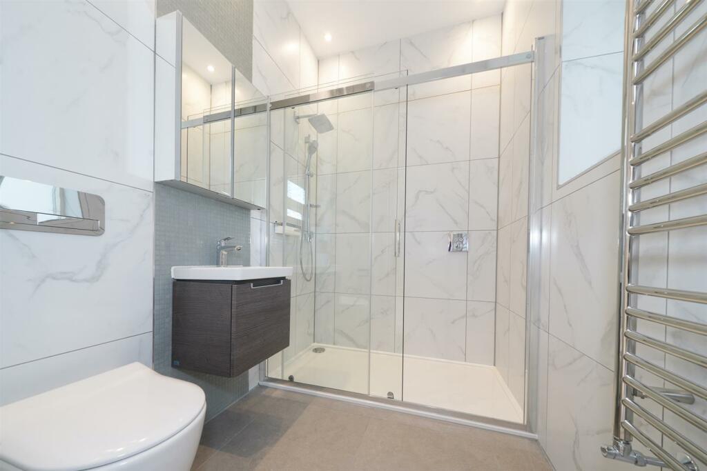 Apartment in Coventry - More