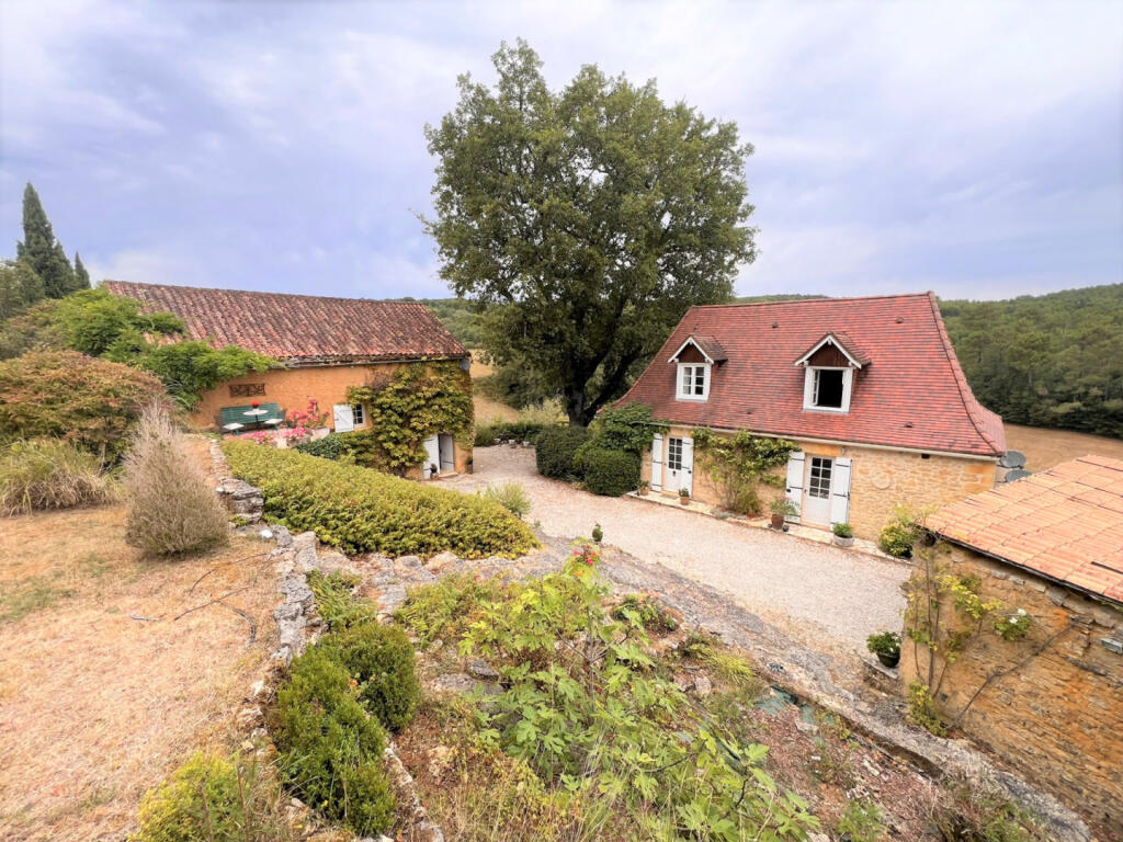 Main image of property: SAINT-POMPONT