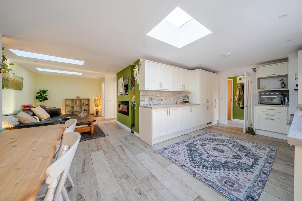 Main image of property: Farnham cul de sac location