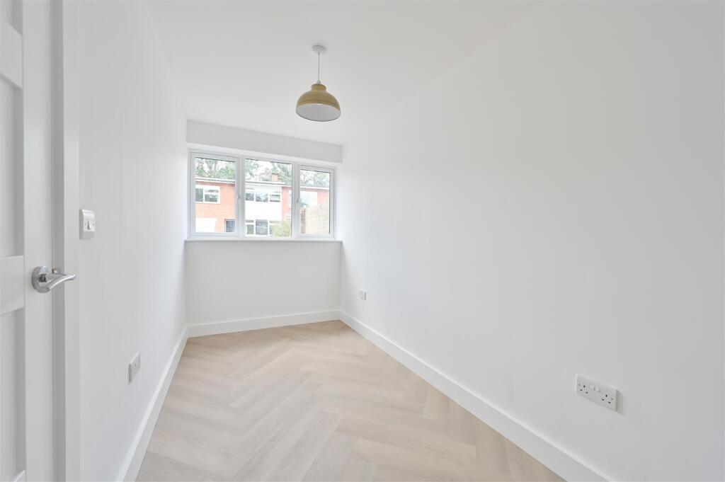 Wells Close, Harpenden - More