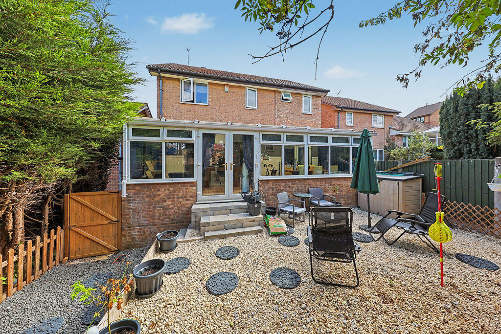House in North East Derbyshire, Wingerworth - View 4