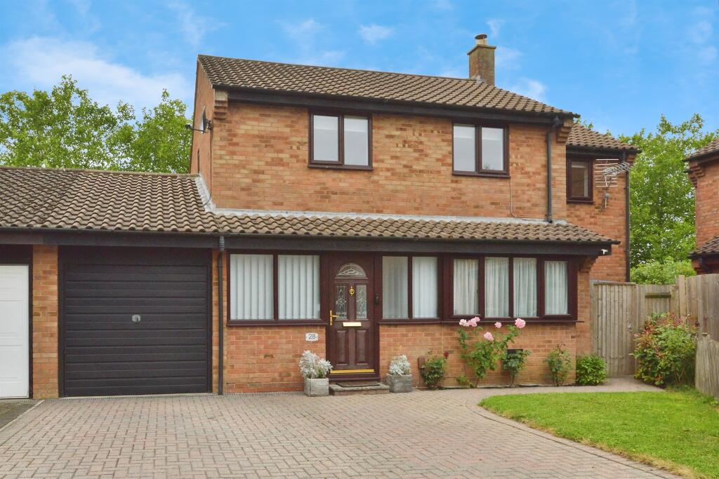 4-bed detached on Trueman Place, Oldbrook, MILTON KEYNES, £480,000