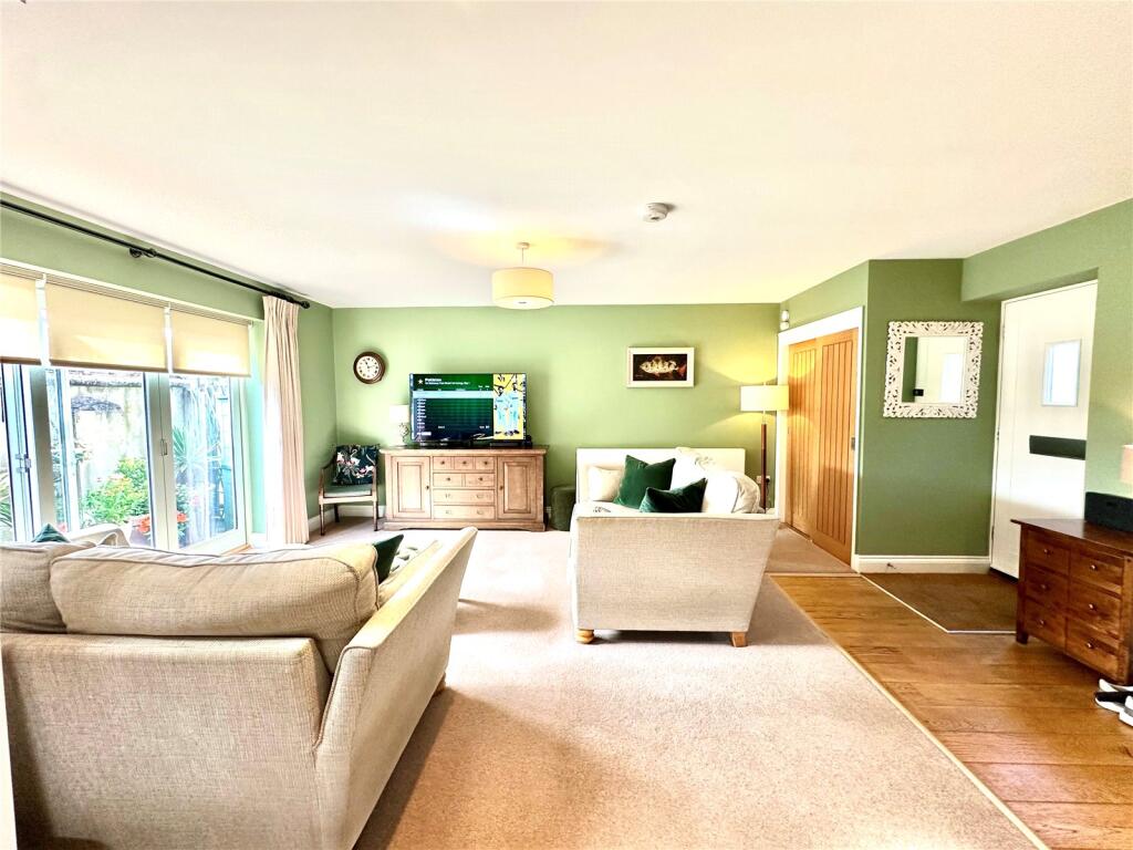 House in Swindon, Lakeside, South Swindon - View 3