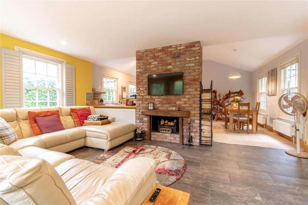 Apartment in Salisbury - View 3