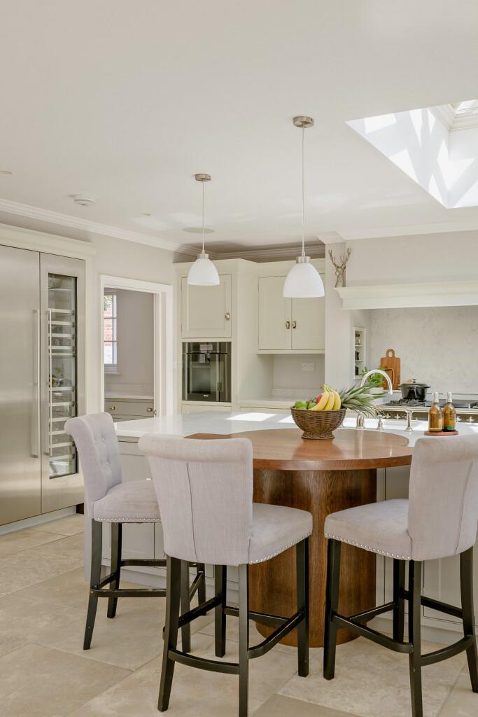 House in Uttlesford, Felsted - More
