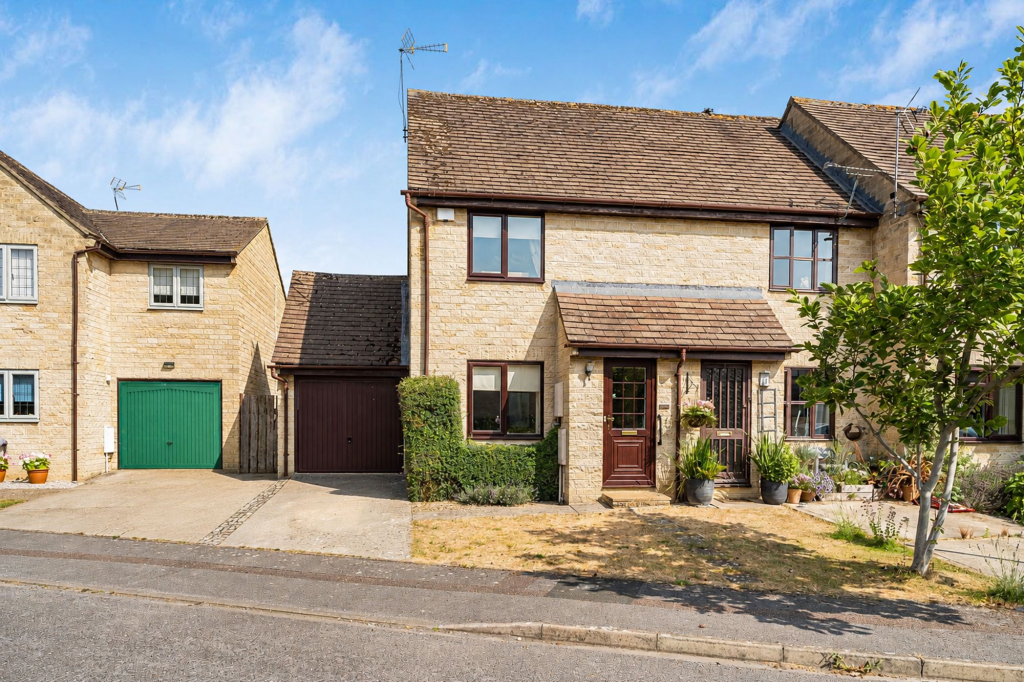 Main image of property: Manor Road, Witney, OX28