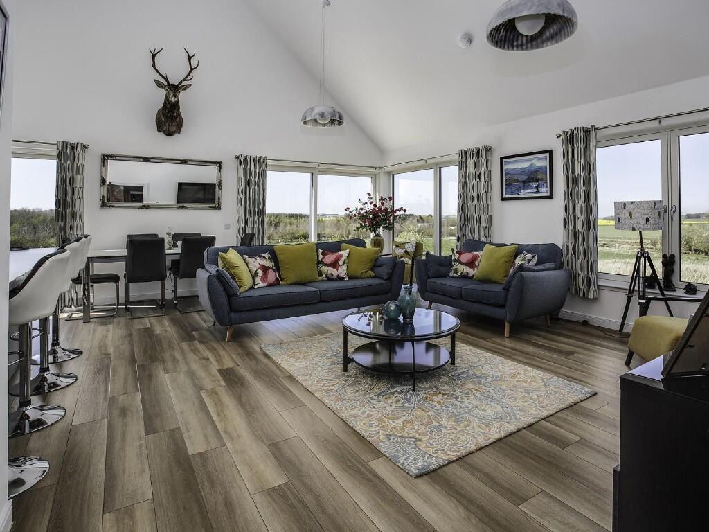 Frogmore Cattery, Aberdeenshire, AB41 6BD photo 3