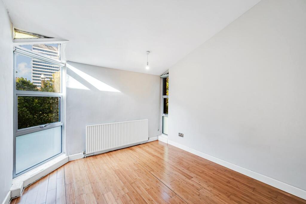 Apartment in London - More