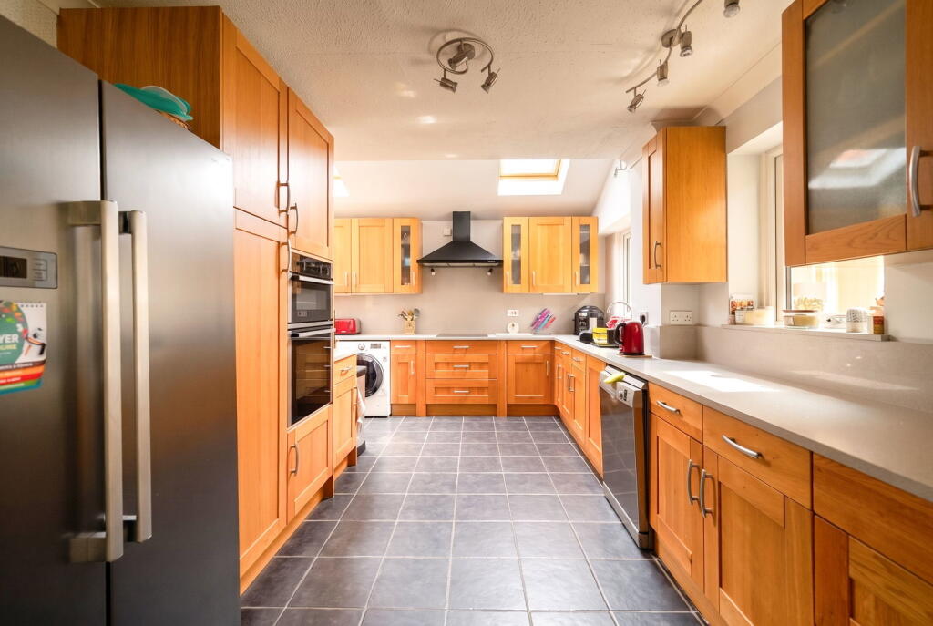 Palefield Road, Monkspath photo 5