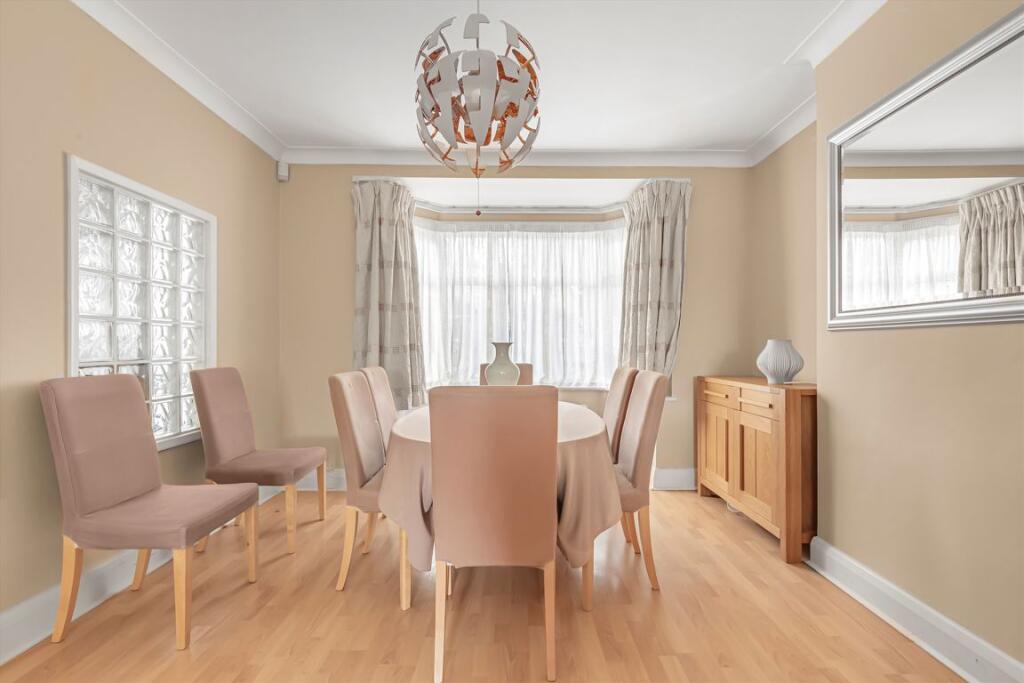 House in Twickenham - View 5