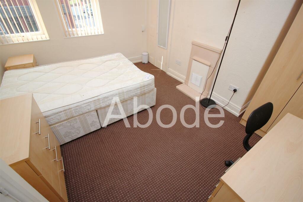 6 bedroom house for rent