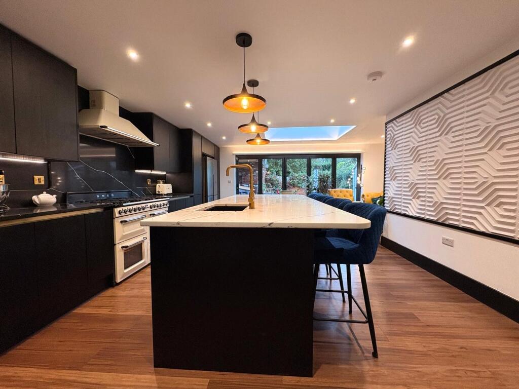 House in Daventry, Headlands - View 4
