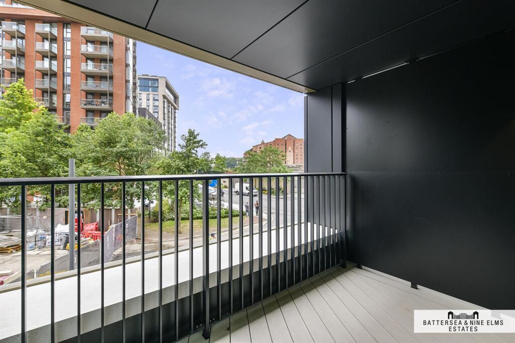 Apartment in London - View 5