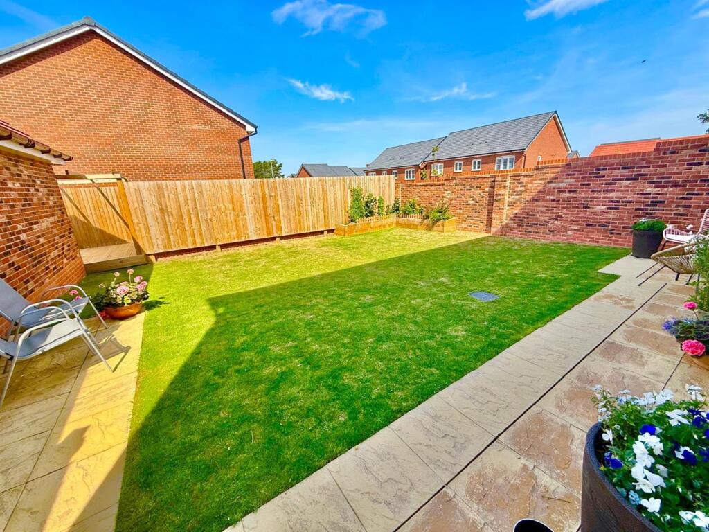 House in Stockport, Sutton - More