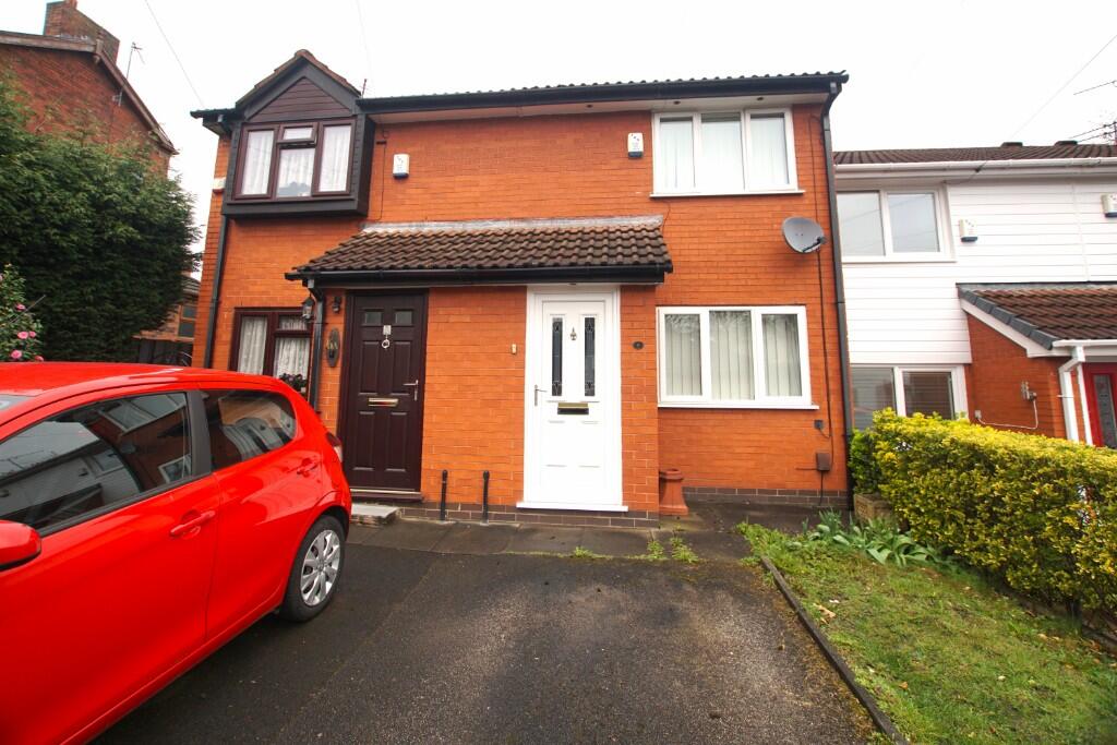 Main image of property: West St, Dukinfield, SK16 4PL **NEW CARPETS & DECOR**
