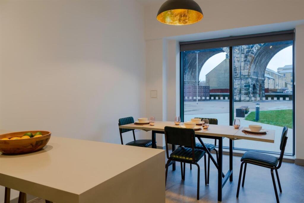 Apartment in Lancaster - More
