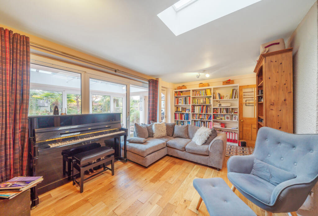 House in Gloucester - More